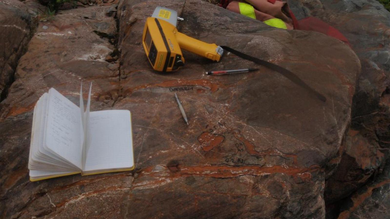 Hydrothermal Breccia with Qtz-Siderite Stockwork at Cirque Zone of the Kalum Property in Northwestern British Columbia