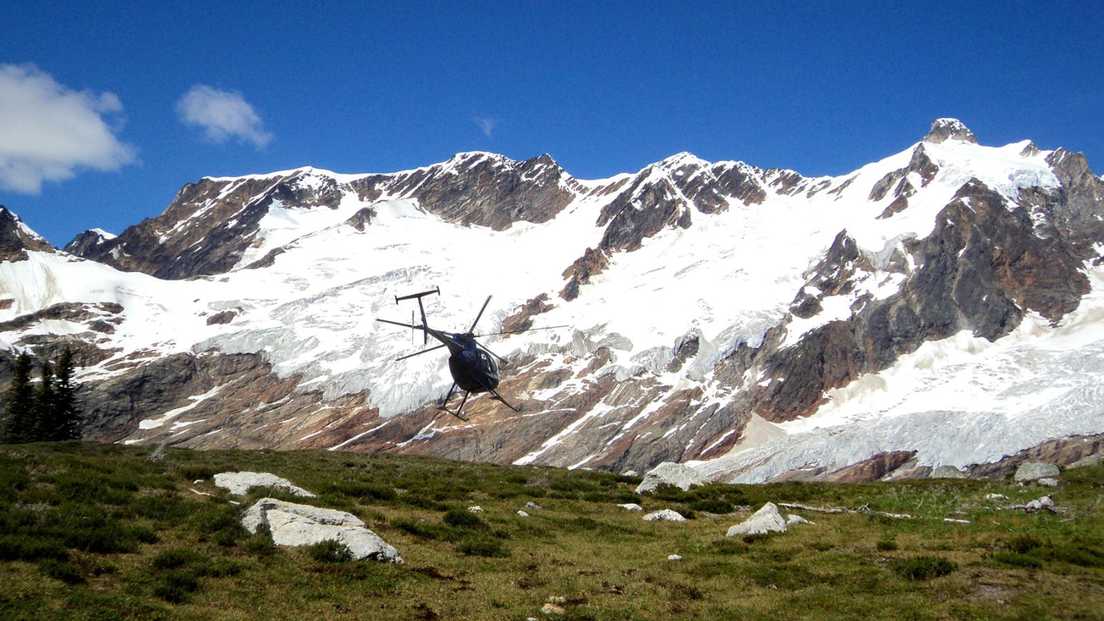 A photo of a helicopter flying